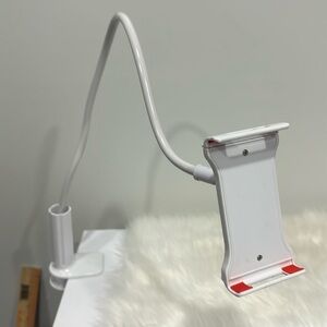 Hands-free flexible, phone holder